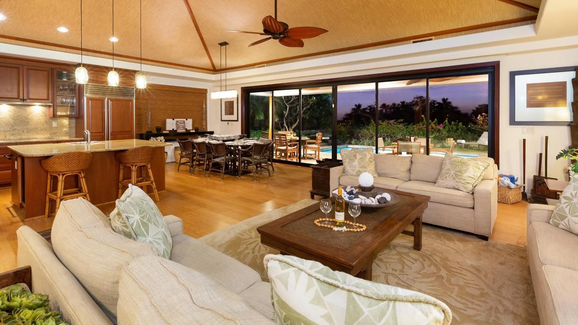 Дом отдыха Coral Reef Lush 4Br Kamilo Home With Heated Pool And Guest Cottage Ваиколоа-Виллидж США