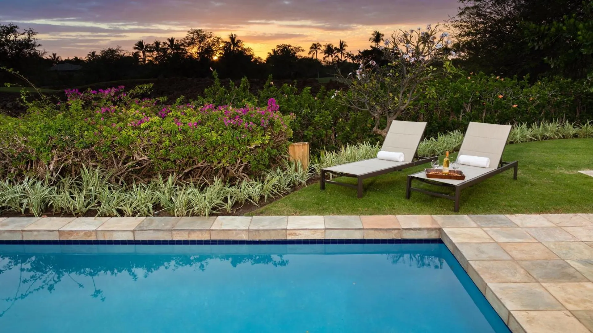 Дом отдыха Coral Reef Lush 4Br Kamilo Home With Heated Pool And Guest Cottage Ваиколоа-Виллидж